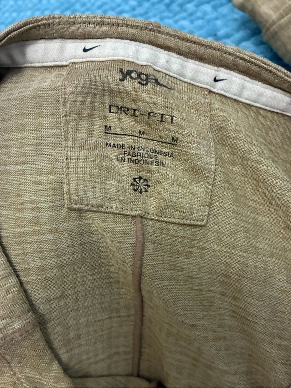 Nike Yoga Dri-FIT  long sleeve size M Sandalwood